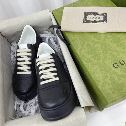 SNEAKERS 23