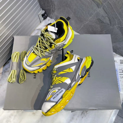 B - SNEAKERS