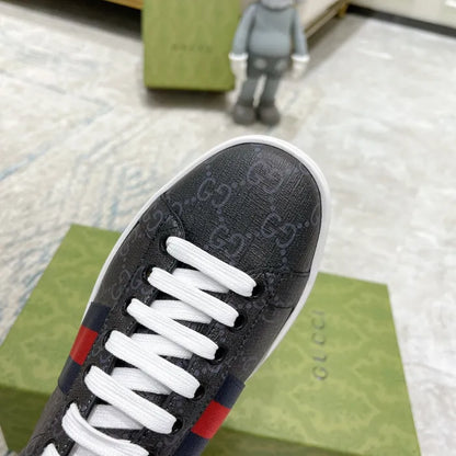 SNEAKERS 16