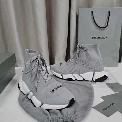 B - SNEAKERS