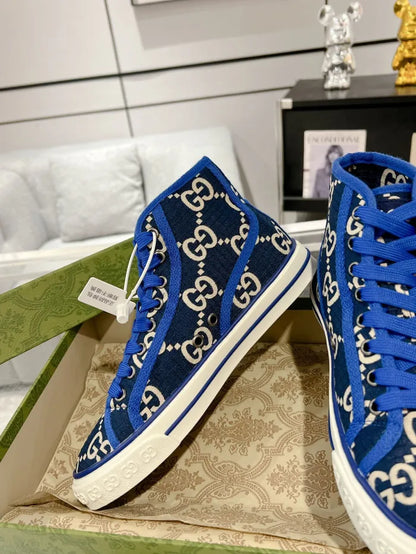 SNEAKERS 01