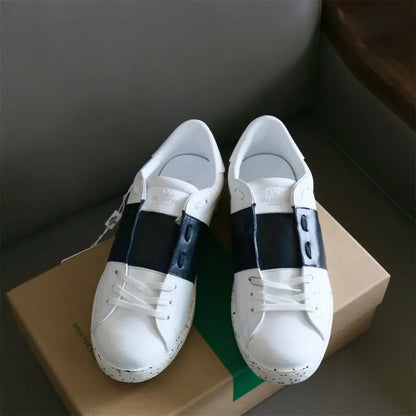 V - SNEAKERS