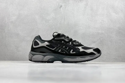 A - SNEAKERS