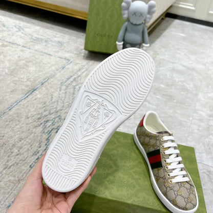 SNEAKERS 15