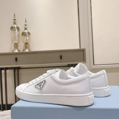 P - SNEAKERS