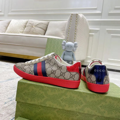 SNEAKERS 15