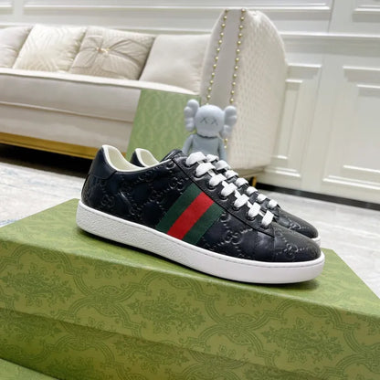 SNEAKERS 16