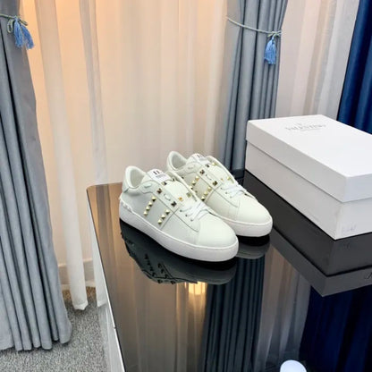 V - SNEAKERS