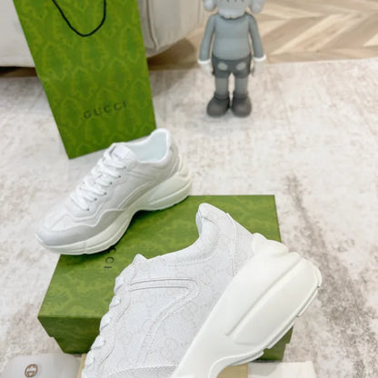 SNEAKERS 06