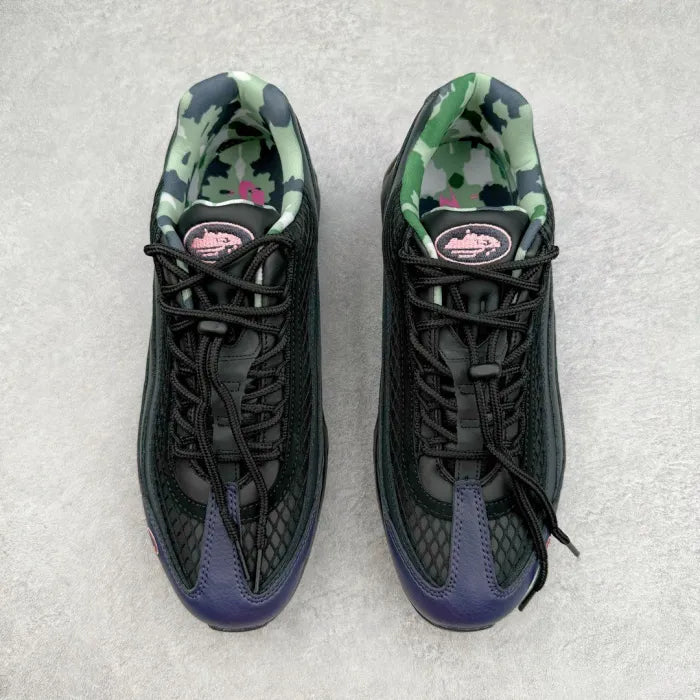 C - SNEAKERS