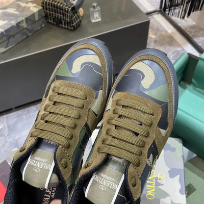 V - SNEAKERS