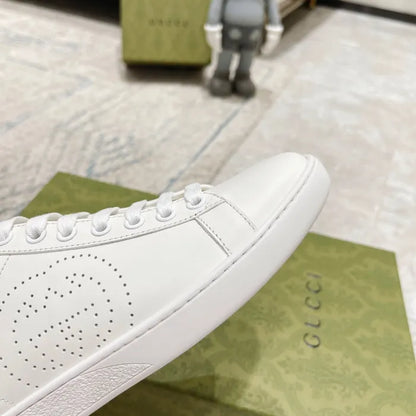 SNEAKERS 21