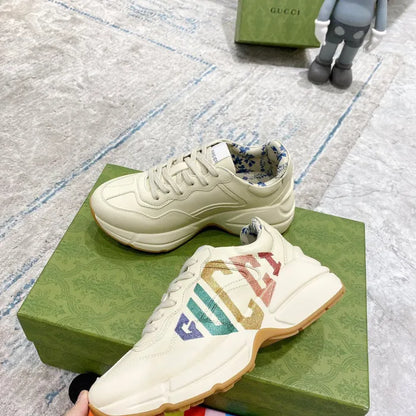 SNEAKERS 26