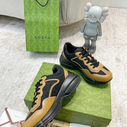 SNEAKERS 26