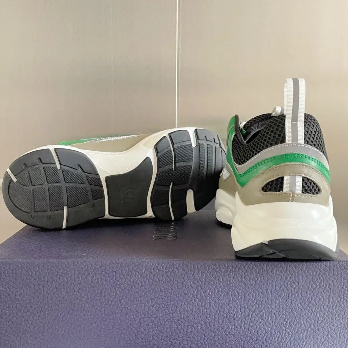 D - SNEAKERS