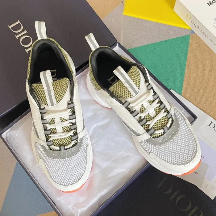 D - SNEAKERS
