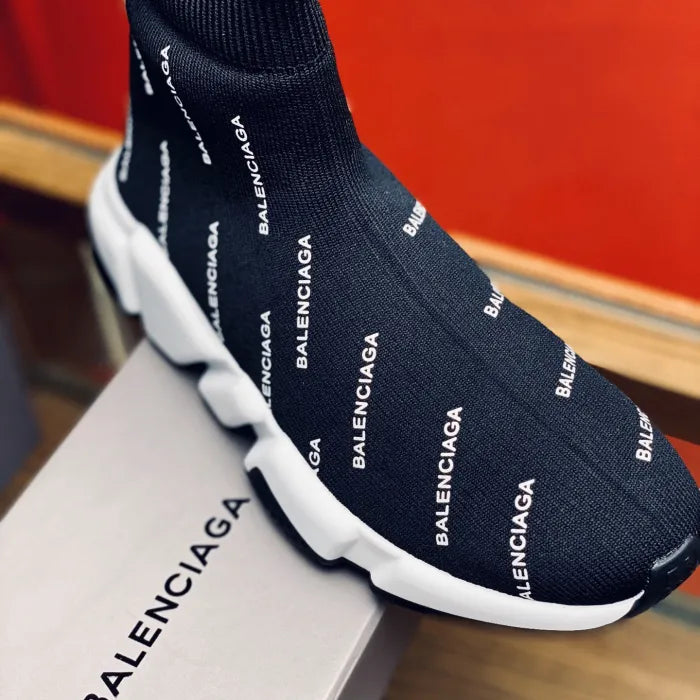 B - SNEAKERS