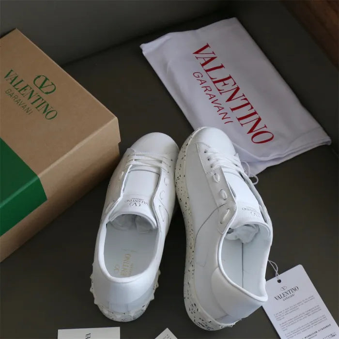 V - SNEAKERS