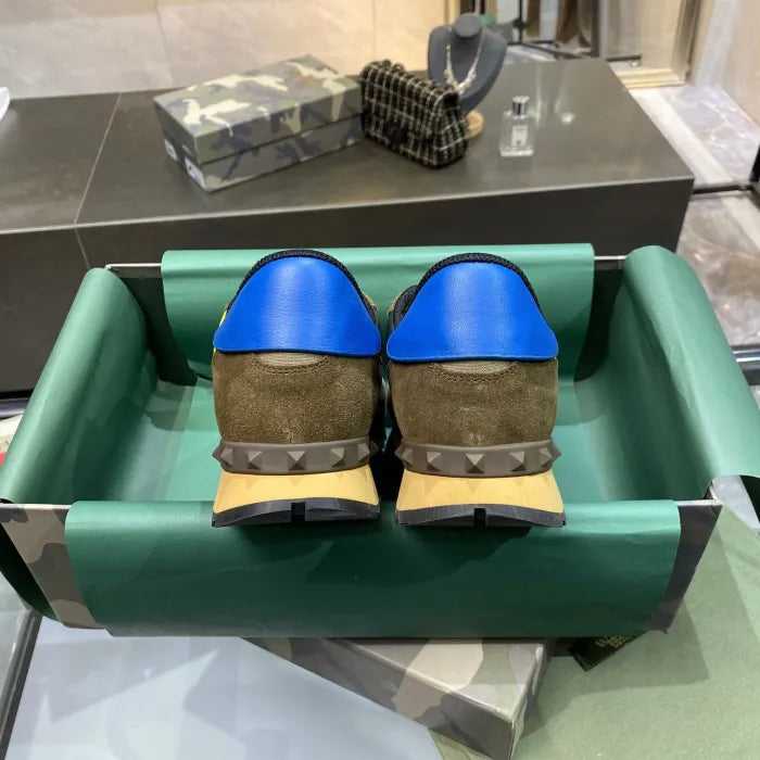 V - SNEAKERS