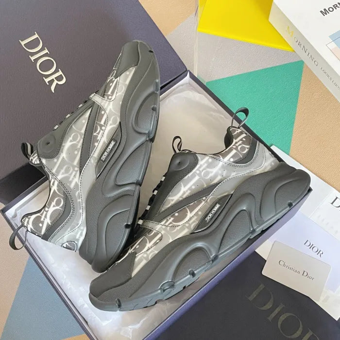 D - SNEAKERS