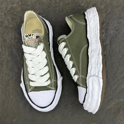 A - SNEAKERS