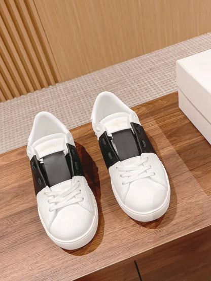 V - SNEAKERS